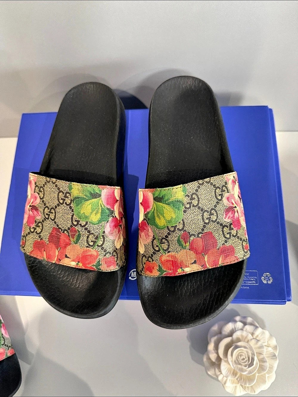 Gucci GG Supreme Blooms Slide Sandals Floral Slide Sandals in Black & Green
